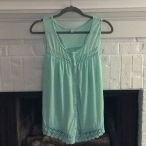 Mint Razorback top